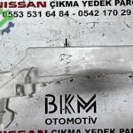Nissan Navara Silecek Suyu Deposu Çıkma