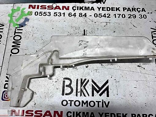 Nissan Navara Silecek Suyu Deposu çıkma parça