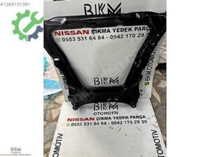 Çıkma Nissan Qashqai Travers