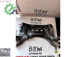 Travers Nissan Qashqai 2001-2006 Çıkma