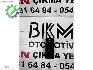 Nissan Qashqai Cam Açma Düğmesi Çıkma (2. Adet)