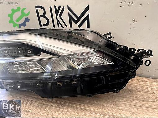 Nissan Qashqai Sağ Ön Far çıkma parça