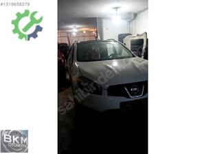 Nissan Qashqai Çıkma Sol Ön Far