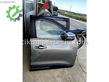 Nissan Navara Sağ Ön Kapı çıkma parça