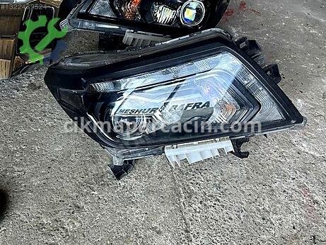 Nissan Navara Sol Ön Far çıkma parça