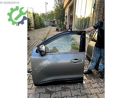 Nissan Navara Sol Ön Kapı çıkma parça