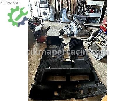 Nissan Navara Taban Döşemesi çıkma parça