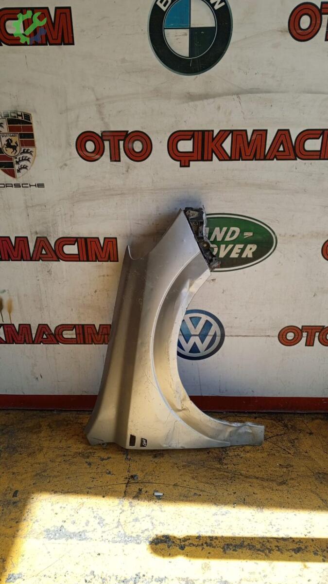 Opel Astra Sağ Ön Çamurluk çıkma parça