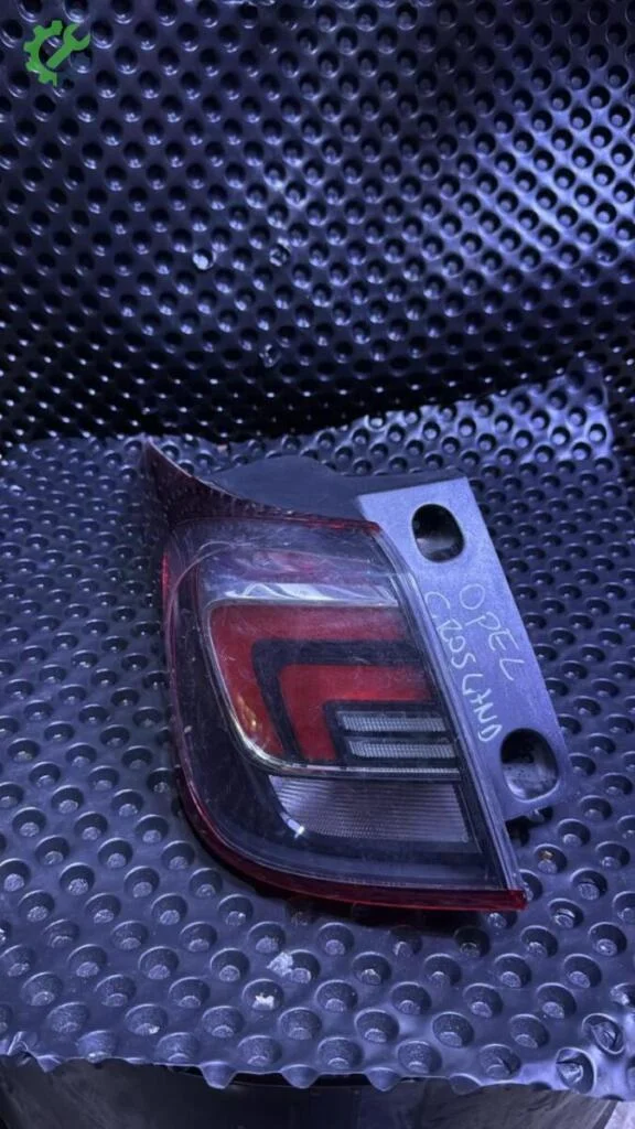 Opel Crossland Sol Dış Stop çıkma parça