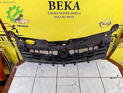 Opel Astra Ön Panjur çıkma parça