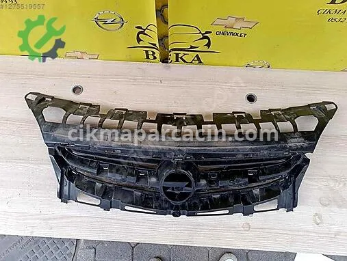 Opel Astra Ön Panjur çıkma parça