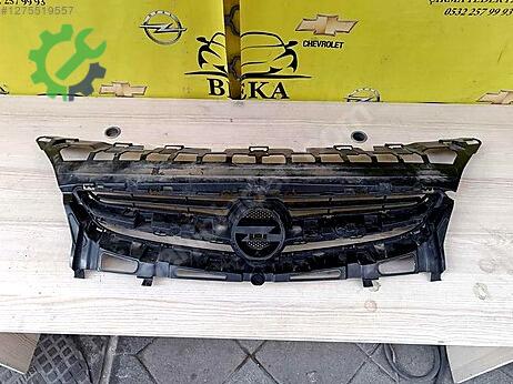 Opel Astra Ön Panjur çıkma parça