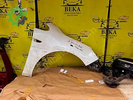Opel Astra Sağ Çamurluk çıkma parça