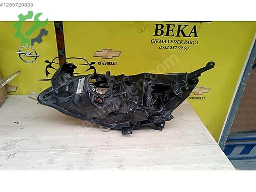 Opel Astra Sağ Ön Far çıkma parça