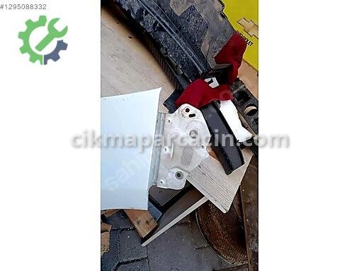 Opel Astra Sağ Ön Çamurluk çıkma parça