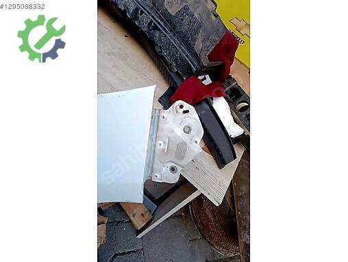 Opel Astra Sağ Ön Çamurluk çıkma parça