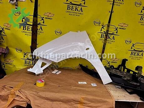 Opel Combo Sol Çamurluk çıkma parça