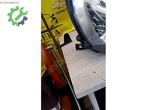 Opel Corsa Sağ Ön Far çıkma parça