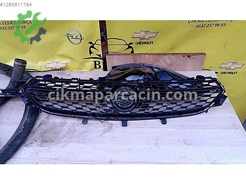 Opel Corsa Ön Panjur çıkma parça
