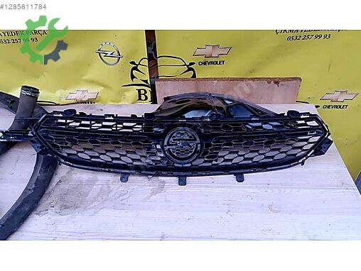 Opel Corsa Ön Panjur çıkma parça