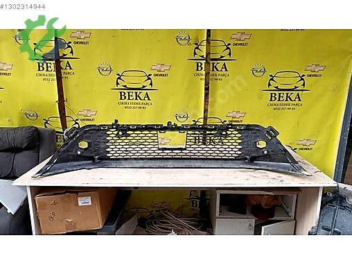 Opel Corsa Ön Panjur çıkma parça