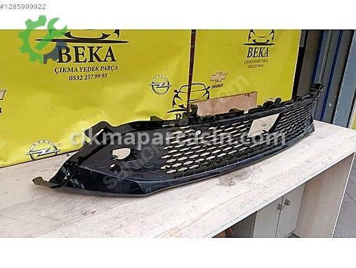 Opel Corsa Ön Panjur çıkma parça