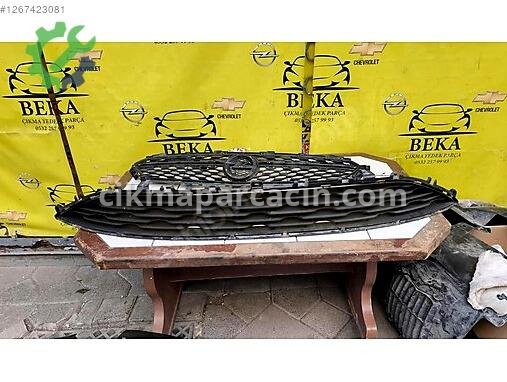 Opel Corsa Ön Panjur çıkma parça