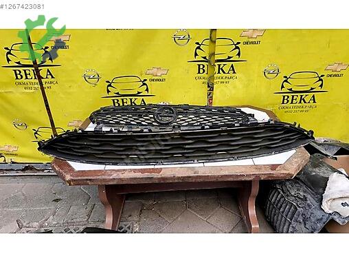 Opel Corsa Ön Panjur çıkma parça