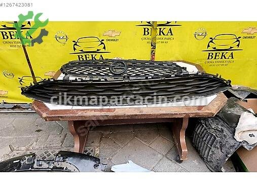 Opel Corsa Ön Panjur çıkma parça