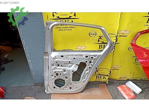 Opel Corsa Sağ Arka Kapı çıkma parça