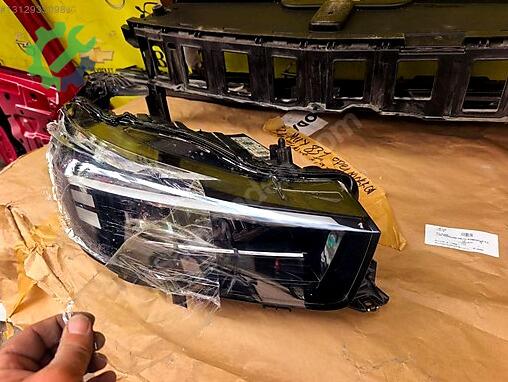 Opel Corsa Sağ Ön Far çıkma parça