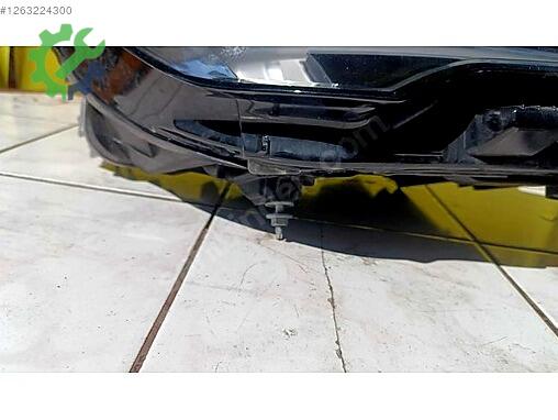 Opel Corsa Sağ Ön Far çıkma parça