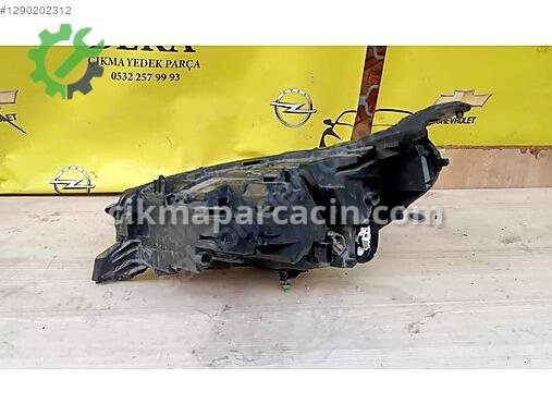 Opel Corsa Sağ Ön Far çıkma parça