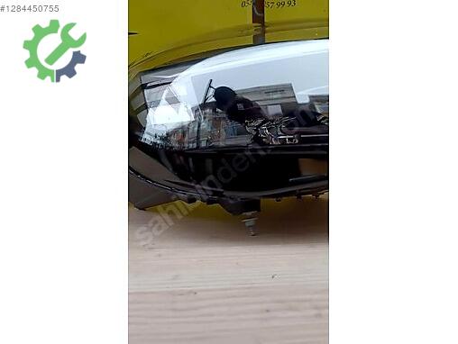 Opel Corsa Sağ Ön Far çıkma parça