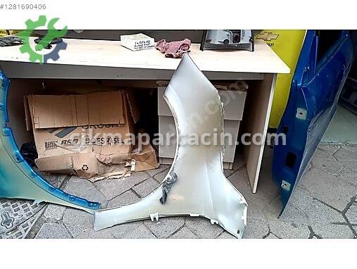 Opel Corsa Sağ Ön Çamurluk çıkma parça