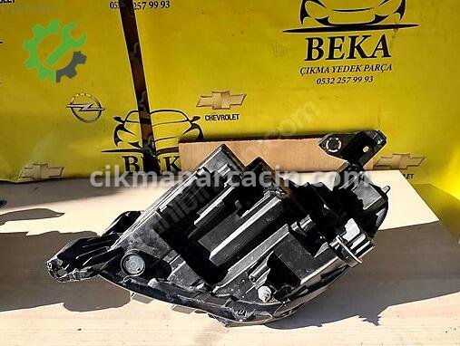 Opel Corsa Sağ Ön Far çıkma parça