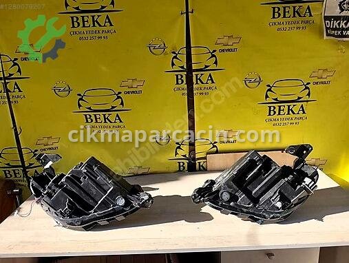 Opel Corsa Sağ Ön Far çıkma parça