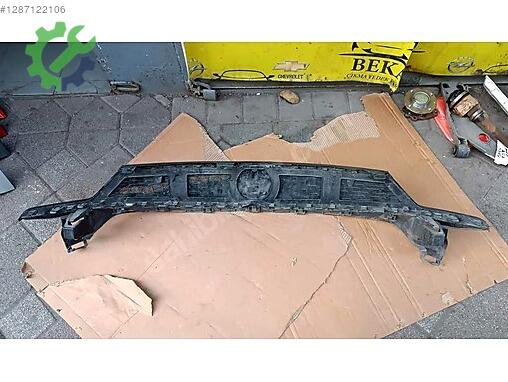 Opel Crossland X Ön Panjur çıkma parça