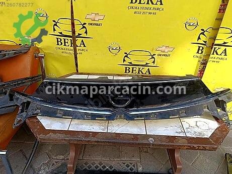 Opel Crossland X Ön Panjur çıkma parça
