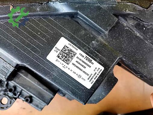 Opel Crossland X Sağ Ön Far çıkma parça
