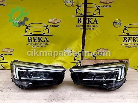 Opel Crossland X Sağ Ön Far çıkma parça
