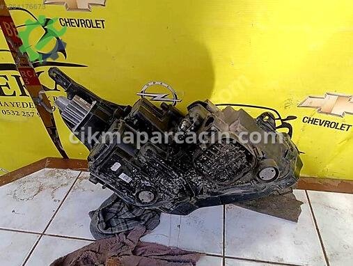 Opel Crossland X Sol Ön Far çıkma parça