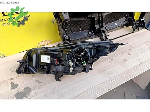 Opel Insignia Sağ Ön Far çıkma parça