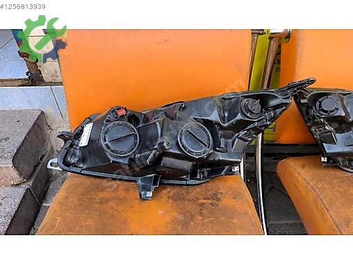 Opel Insignia Sağ Ön Far çıkma parça