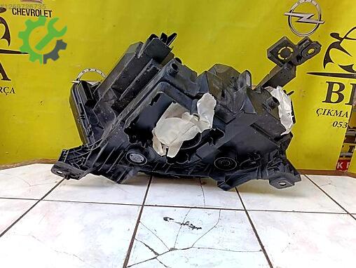 Opel Mokka Sağ Ön Far çıkma parça