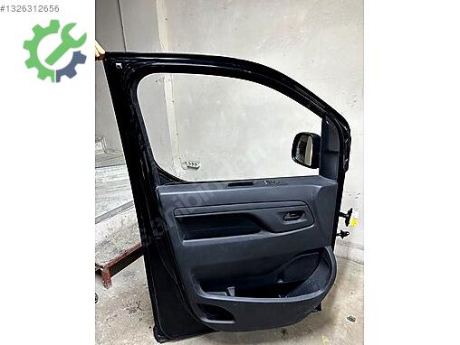Opel Vivaro Sağ Ön Kapı çıkma parça
