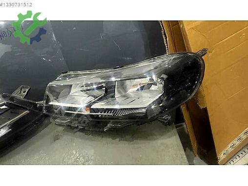 Opel Zafira Sağ Ön Far çıkma parça