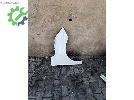 Opel Corsa Sağ Ön Çamurluk çıkma parça