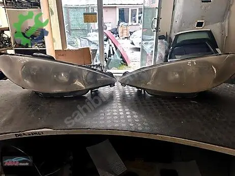 Peugeot 206 Sağ Ön Far çıkma parça