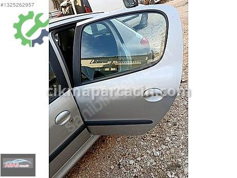 Peugeot 206 Sağ Arka Kapı çıkma parça